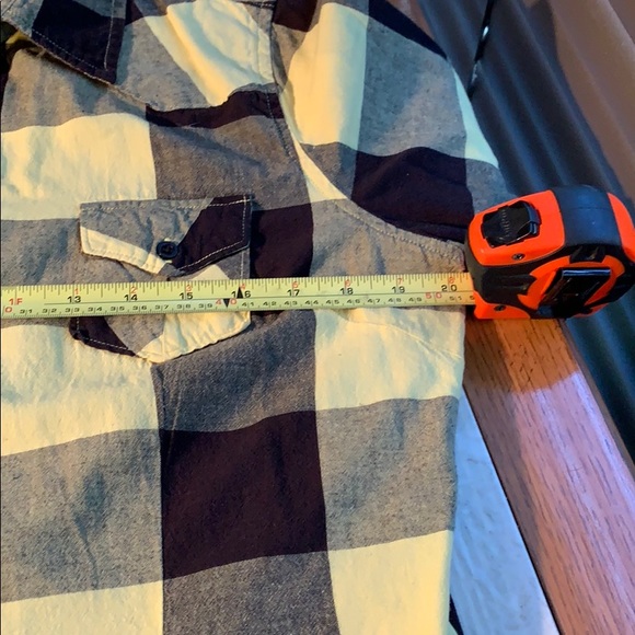 Long Sleeve Button Up Blouse Size Large EUC - Picture 5 of 7